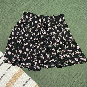 Black flower flowing shorts that look like skirt